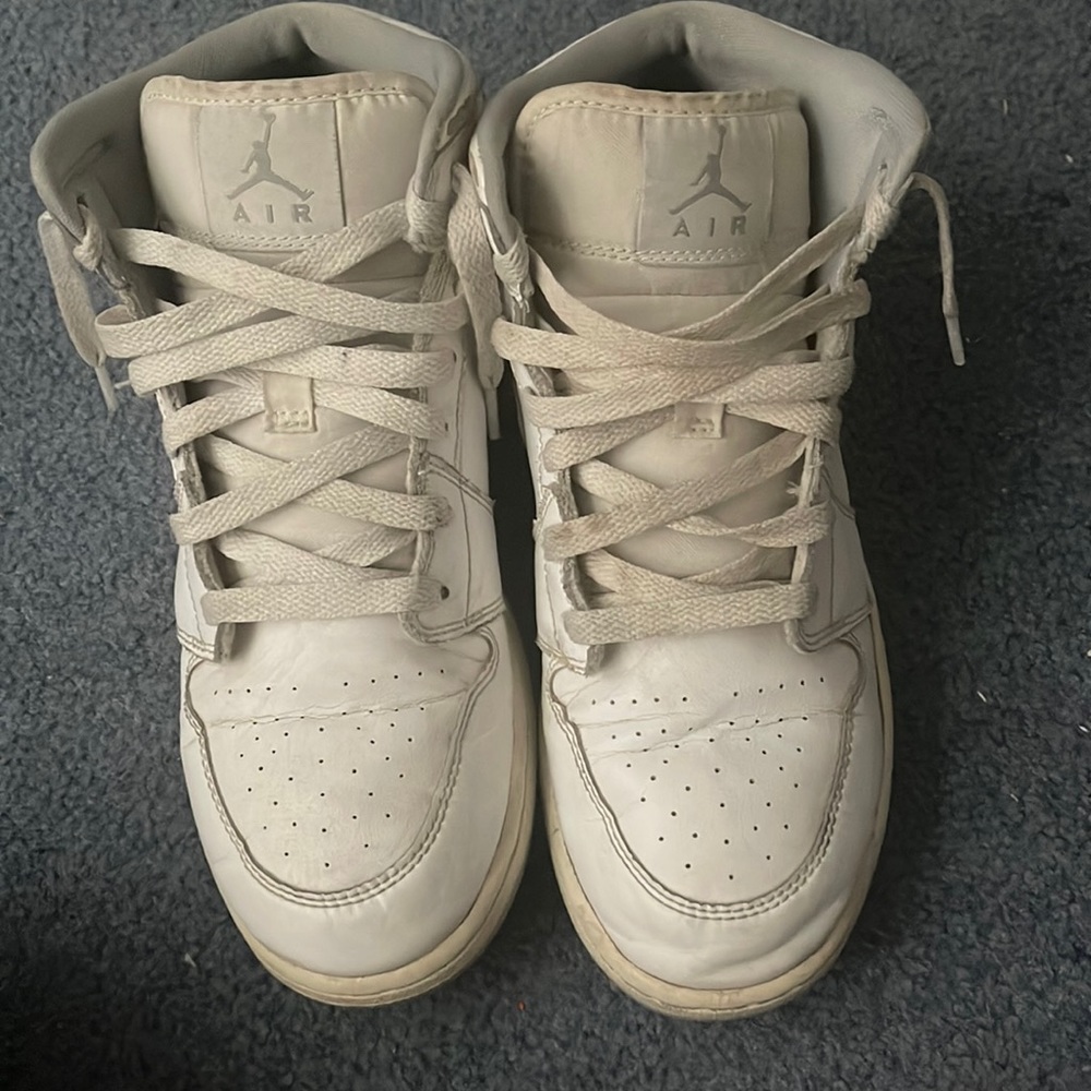 Air Jordan 1’s white